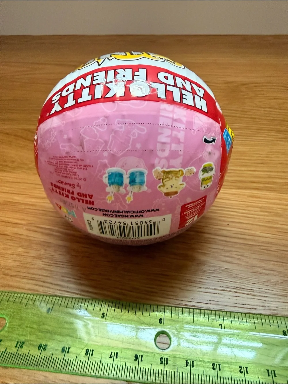 MGA's Mini Verse Make It Mini Surprise Ball - Hello Kitty and Friends
